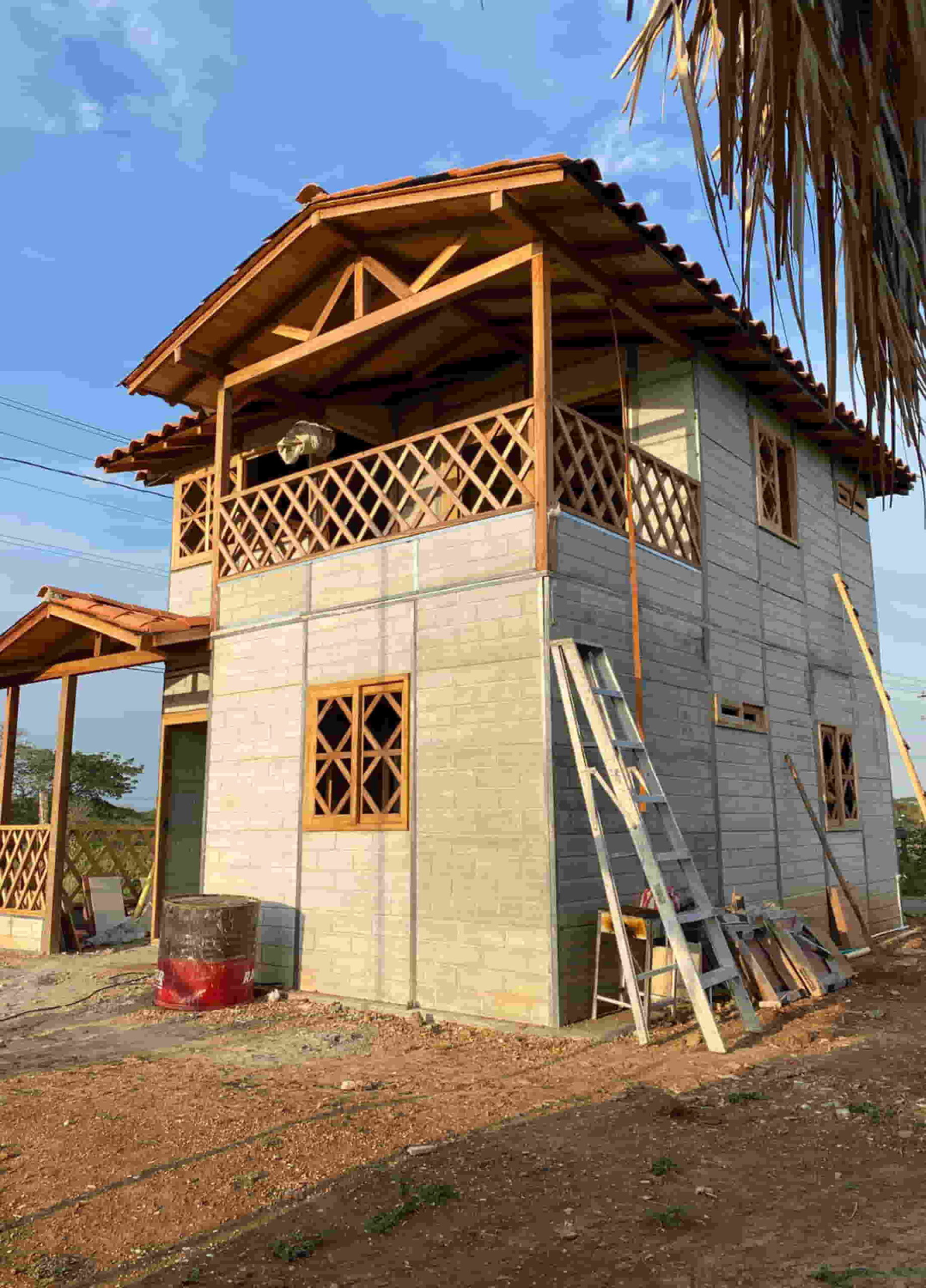 casa prefabricada modernas de dos pisos campestre en obra gris